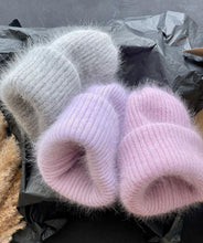Load image into Gallery viewer, Long Plush 100% Mink Cashmere Knitting/Crochet Yarn - 50 grams + 20 grams -Anti-Pilling, Super Soft