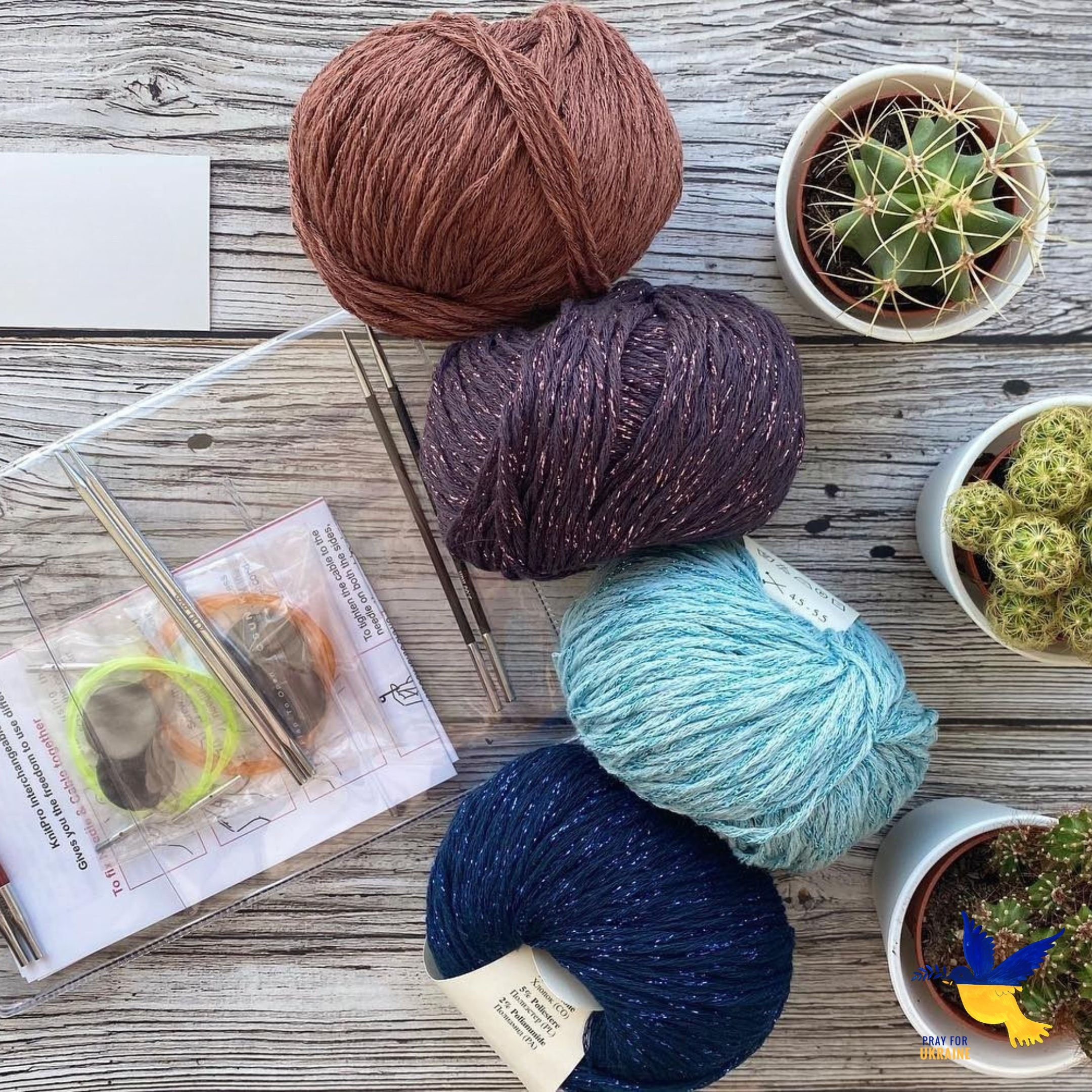 Subtle sparkle cotton lurex yarn, Italian-made, hypoallergenic and durable shine, 135m / 50g skein ideal for knitting elegant scarves and festive wear