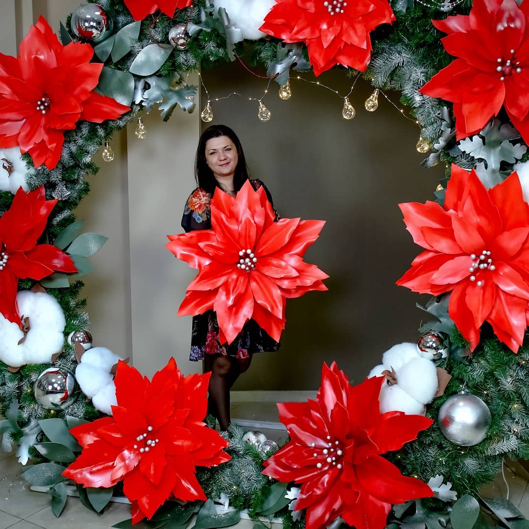 Giant Red Poinsettia Wreath with Lights 2.3m