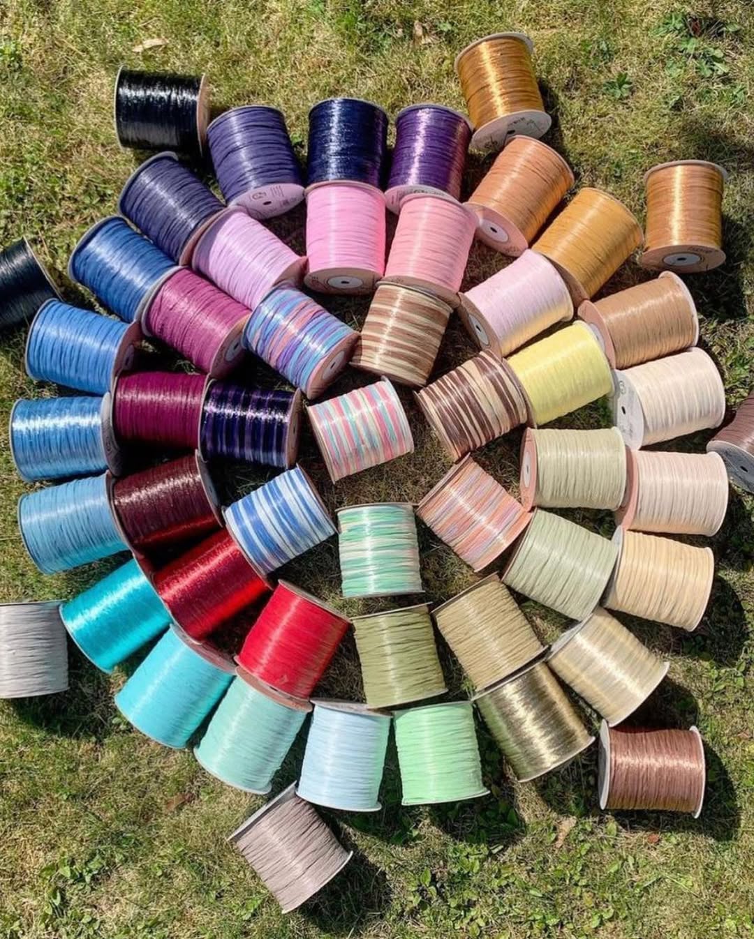 ISPIE Raffia Yarn Collection – vibrant color palette of genuine rayon crochet raffia spools, perfect for summer bags, hats and accessories