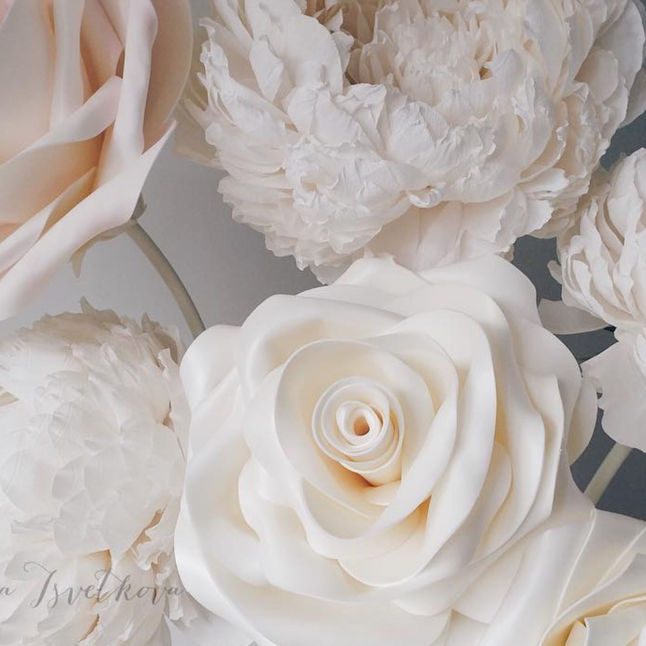 Large Paper Flowers - Composition Alison