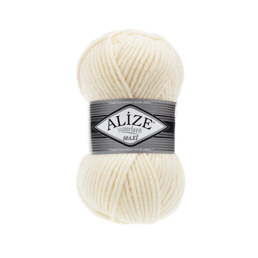 Close-up of Alize Superlana Maxi super bulky yarn texture, plush and non-itchy wool-acrylic blend ideal for oversized sweaters and blankets