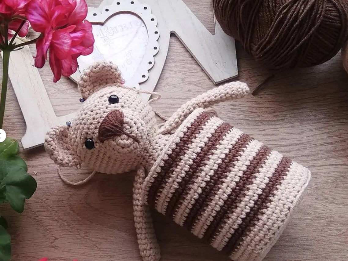 Finished crochet summer top made with Alize Cotton Gold yarn, light and airy fabric thanks to 55% natural cotton content, beautiful drape and stitch definition for warm-weather wear