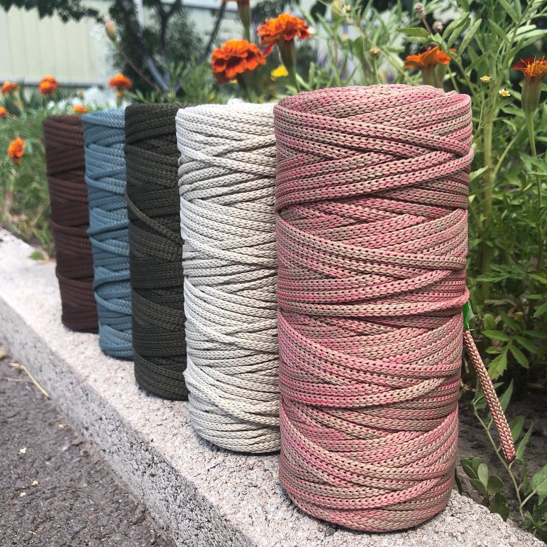 FR-001 Polyester Yarn - Perfect for Creative Projects