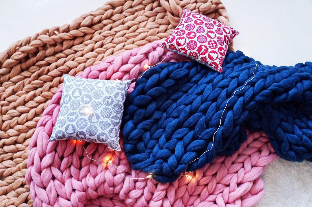 Arm knit blanket merino wool 20x20inc (50x20cm)