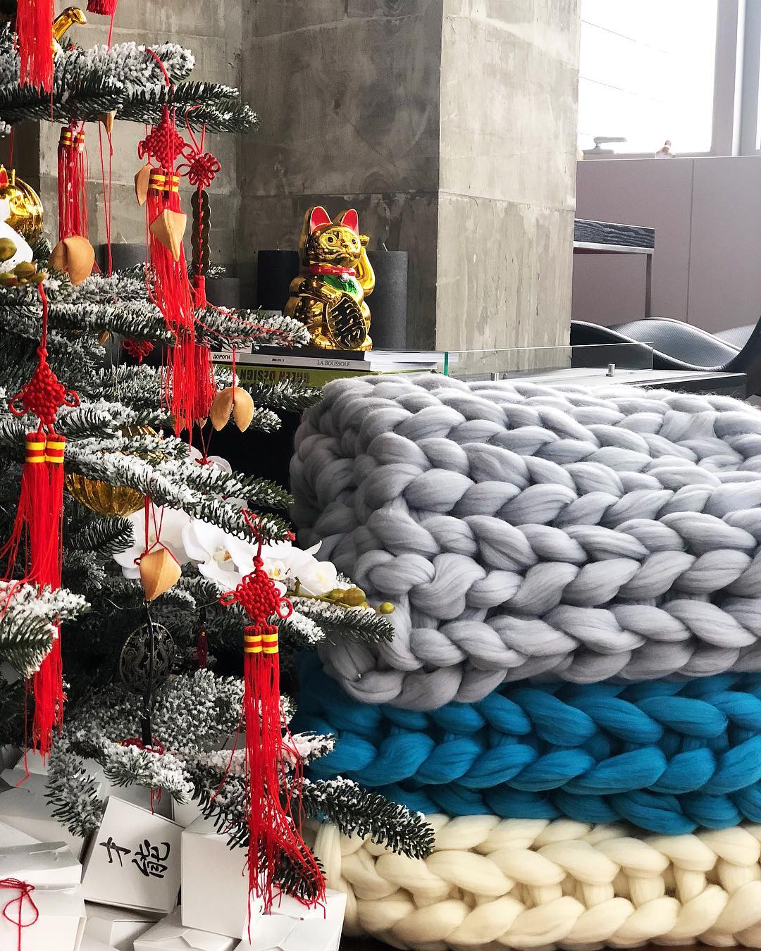 Cozy giant knit merino throw for home decor