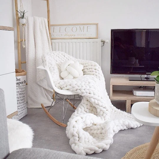 Super Chunky Blanket 70x80 inc (180x203 cm)