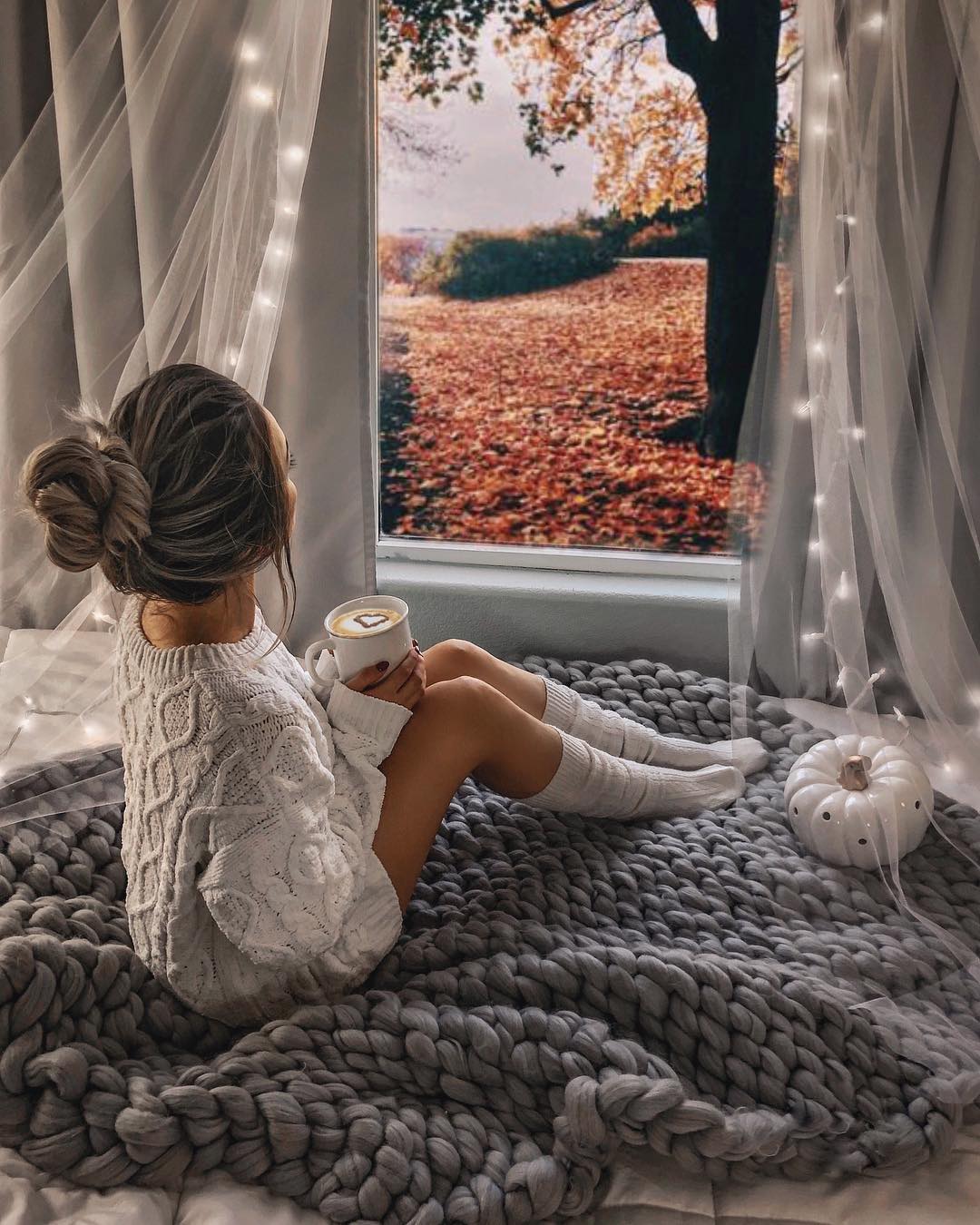 Folded premium merino knit blanket