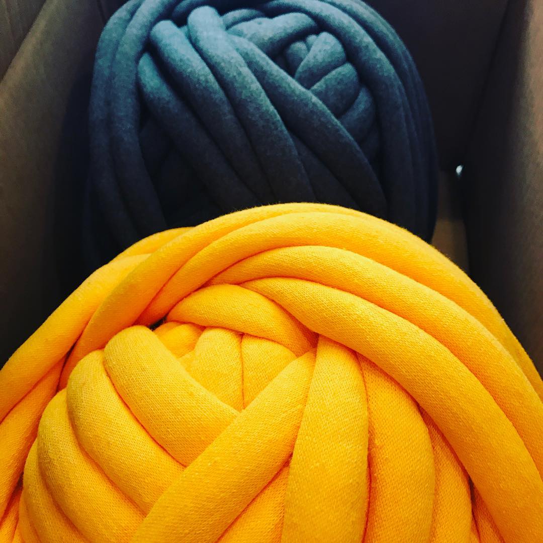 YarnArt 750 g Marshmallow Hand Knitting Wool Jumbo Yarn Wool Yarn Knitting Crochet Carpet Blankets Cushions Baskets 17 Colors