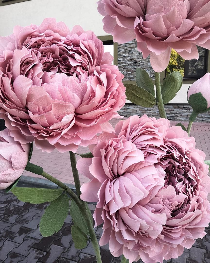Lot of 9 large flowers, wedding Giant paper Flowers Composition, Wedding backdrop with huge flowers, Alice in Wonderland