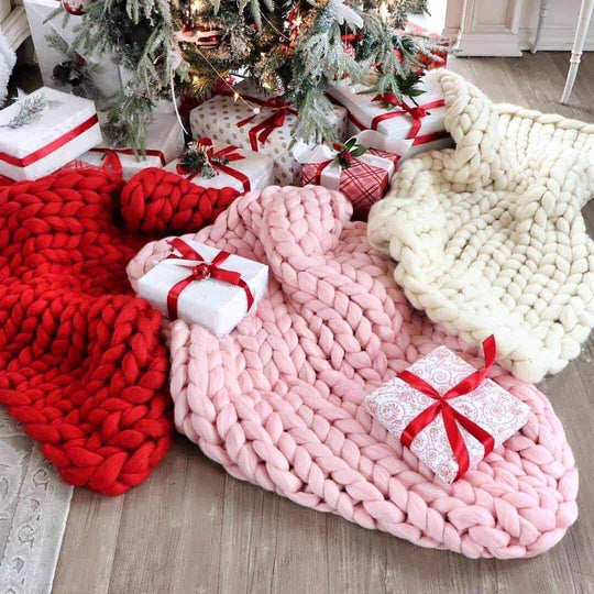 Chunky knit blanket. Premium merino wool blanket. Chunky knit throw. Arm knit blanket. 23 x 47 inches (60 cm x 120 cm) - FuzzyRoom