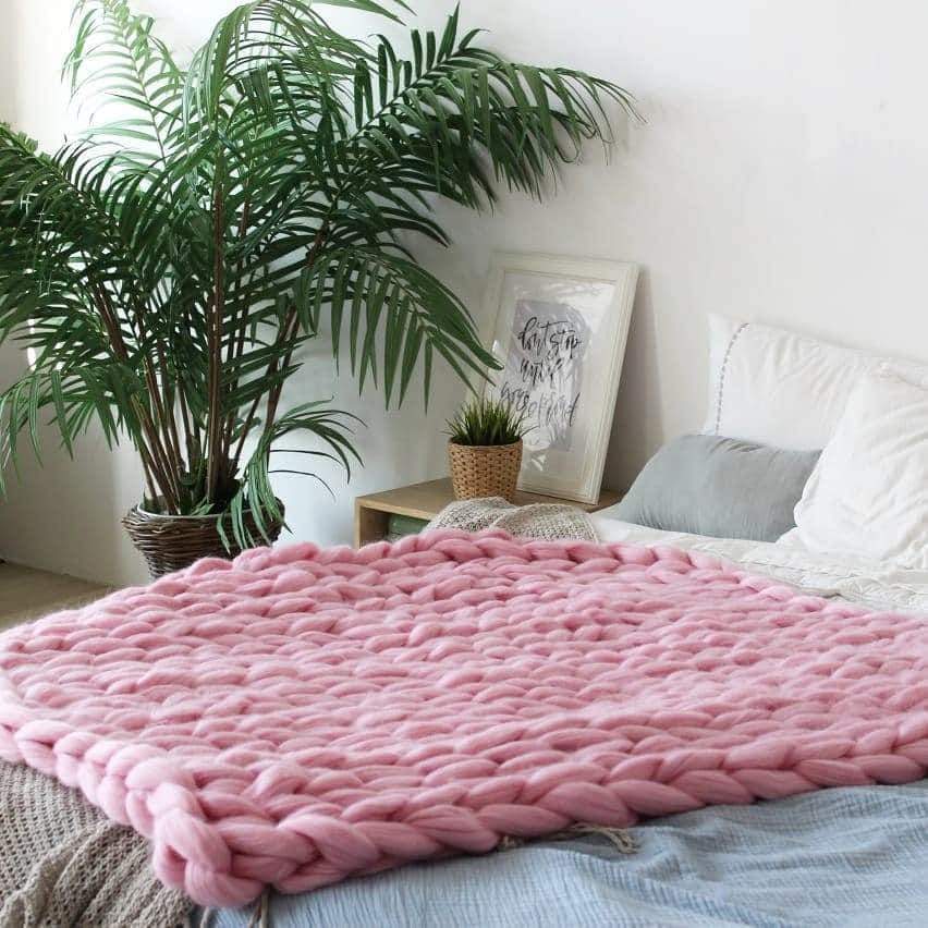 Chunky knit blanket. Premium merino wool blanket. Chunky knit throw. Arm knit blanket. 39 x 80 inches (99 cm x 203 cm) - FuzzyRoom