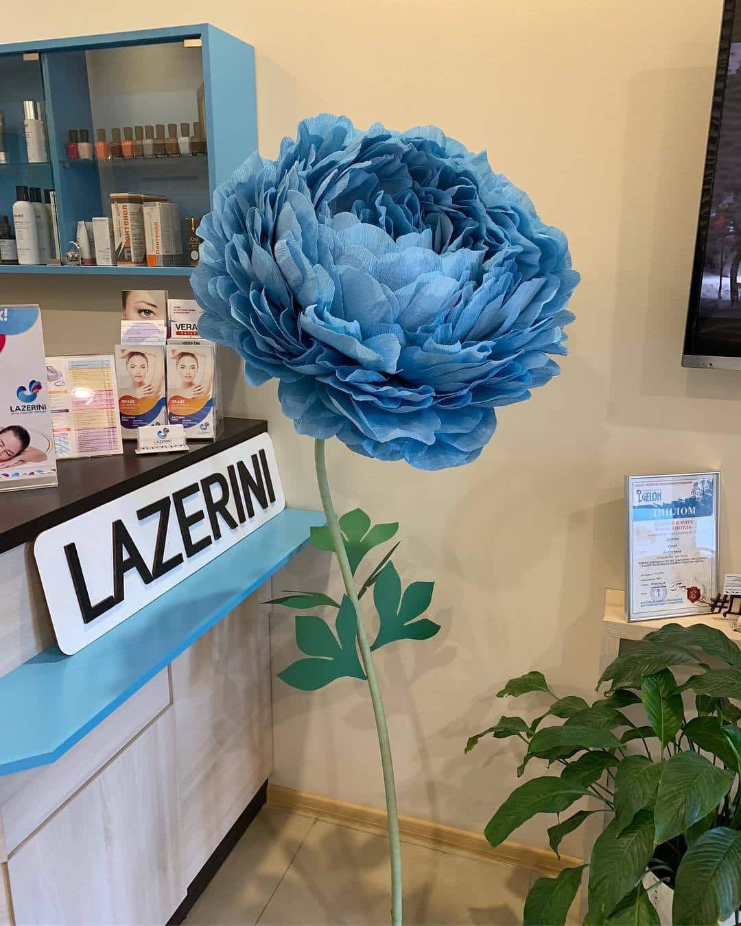 Large paper flowers. Interior peon - 120 cm (3.9 ft) - FuzzyRoom