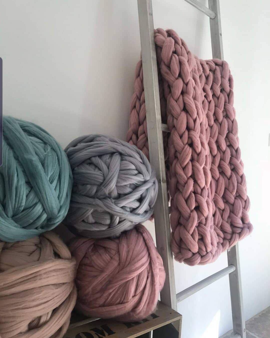 Merino Wool, Super Chunky Yarn - color from NATUREL - FuzzyRoom