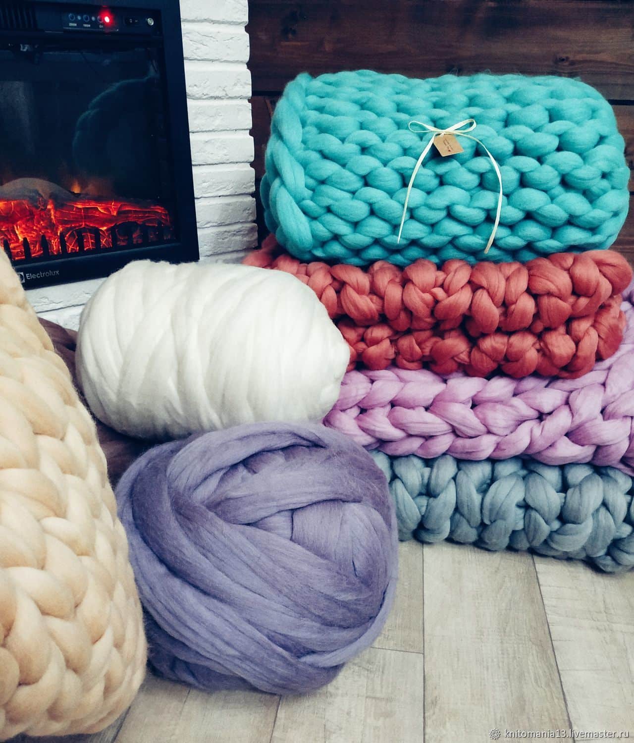 Merino Wool, Super Chunky Yarn - color from PISTACHIO - FuzzyRoom