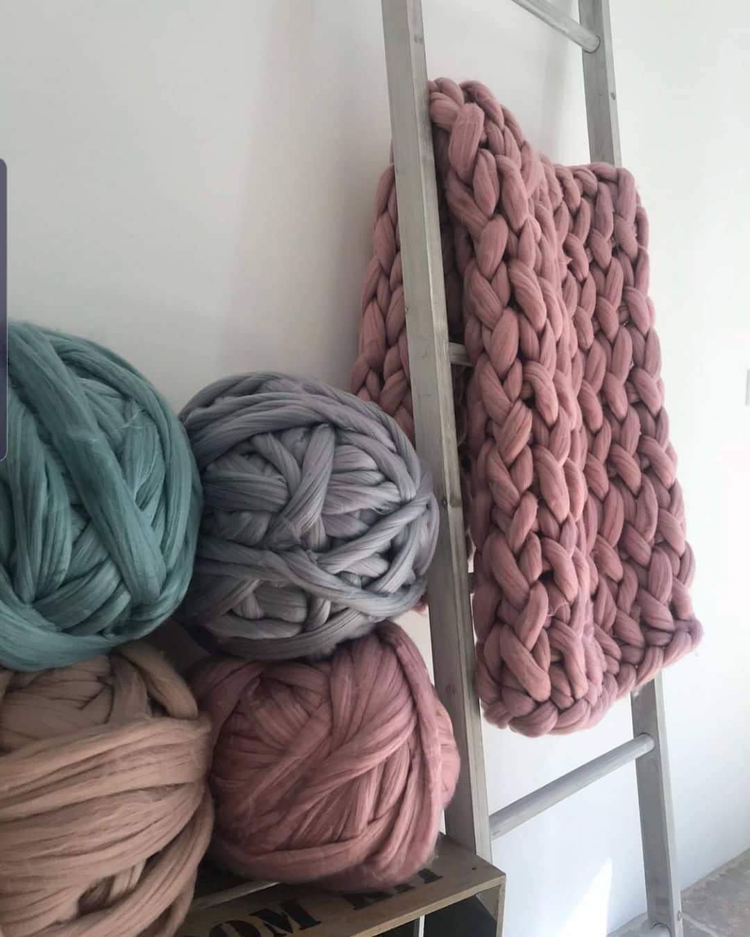 Merino Wool, Super Chunky Yarn - color from ULTRAMARINE - FuzzyRoom