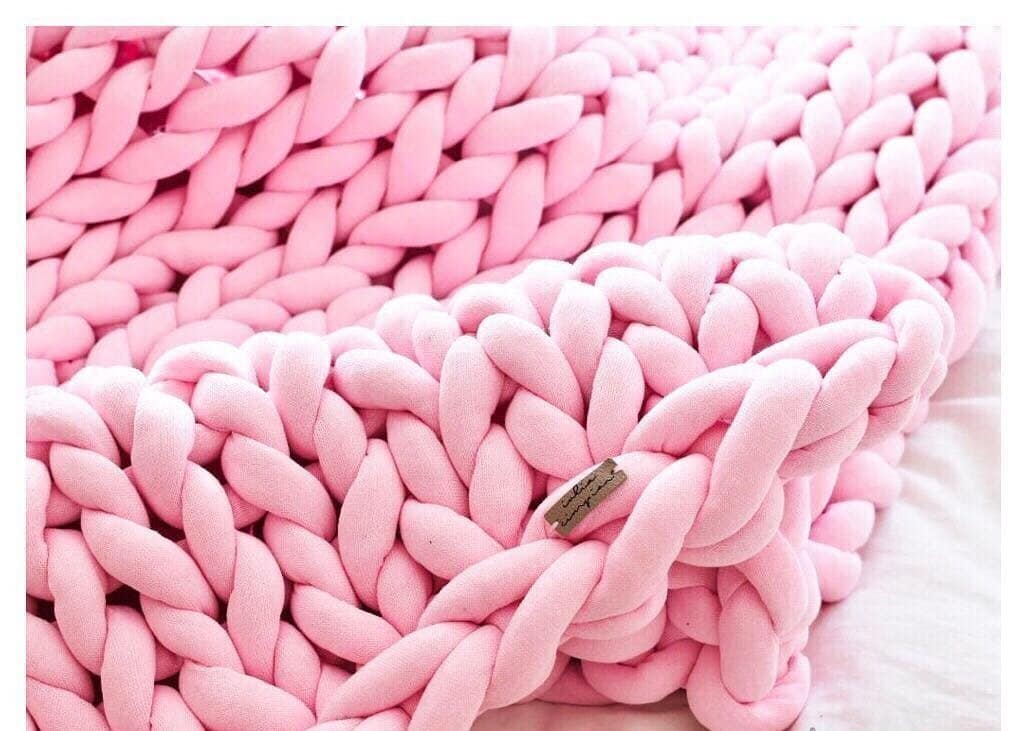 Seamless machine washable chunky yarn with co Lead with the keywords that best describe what your item is since that's what shoppers see first when browsing. tton shell, high quality! DIY - FuzzyRoom