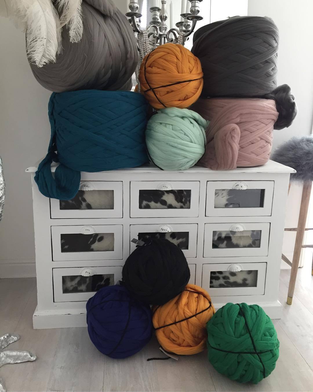 Merino Wool, Super Chunky Yarn - color from POWDER - FuzzyRoom
