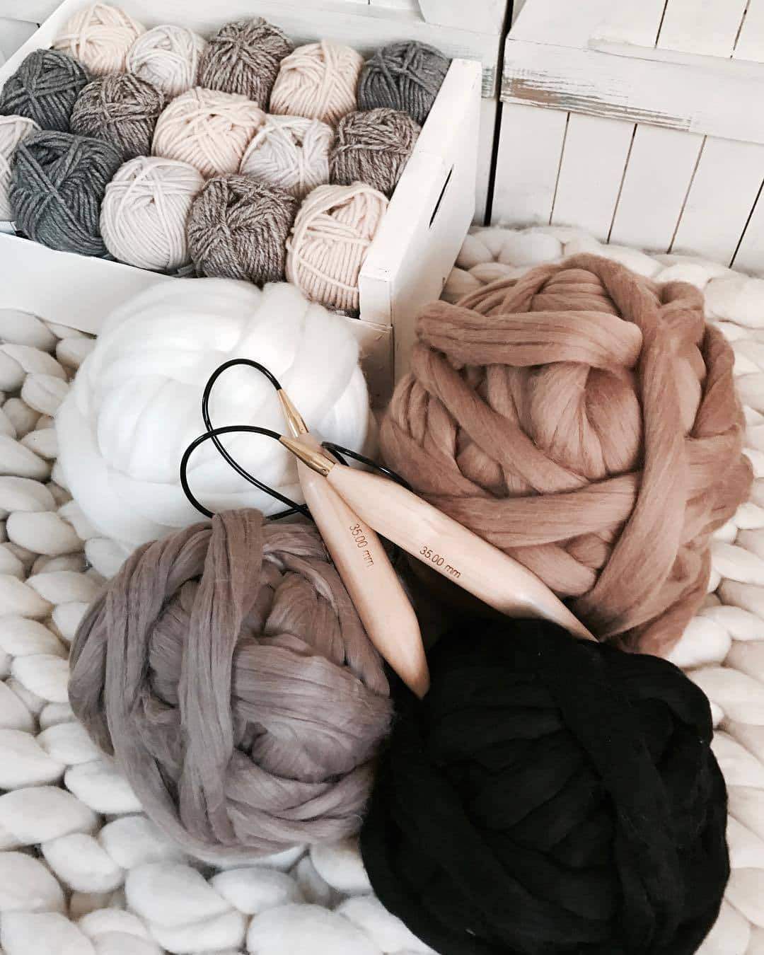 Merino Wool, Super Chunky Yarn - color from PURPLE - FuzzyRoom