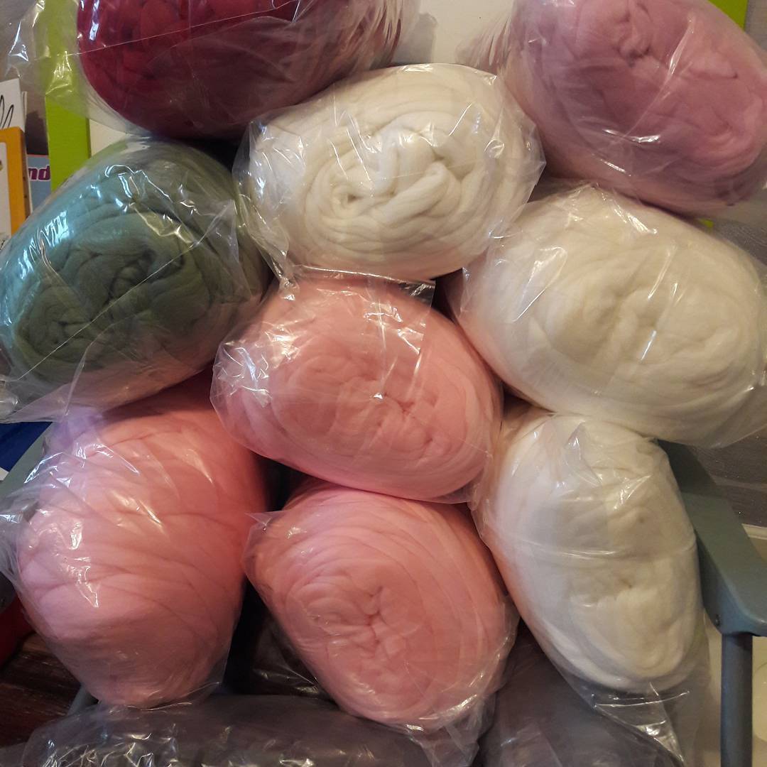 Merino Wool, Super Chunky Yarn - color from SCARLET - FuzzyRoom